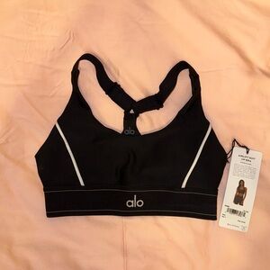 ALO Yoga Airlift Suit Up Sports Bra - Black with White contrast
